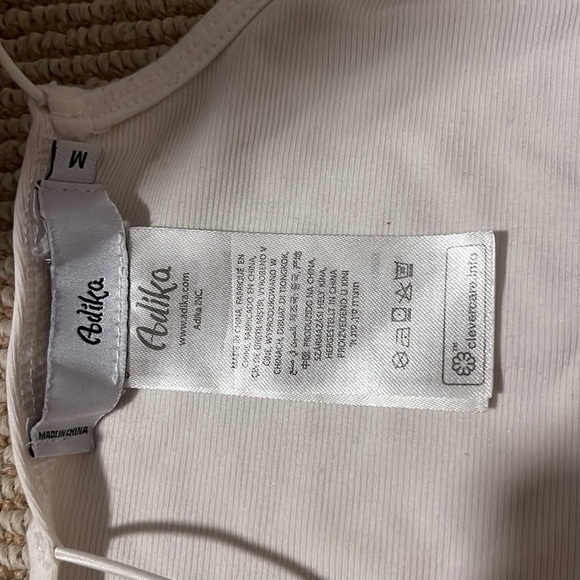 ADIKA open back crop top - Picture 3 of 3